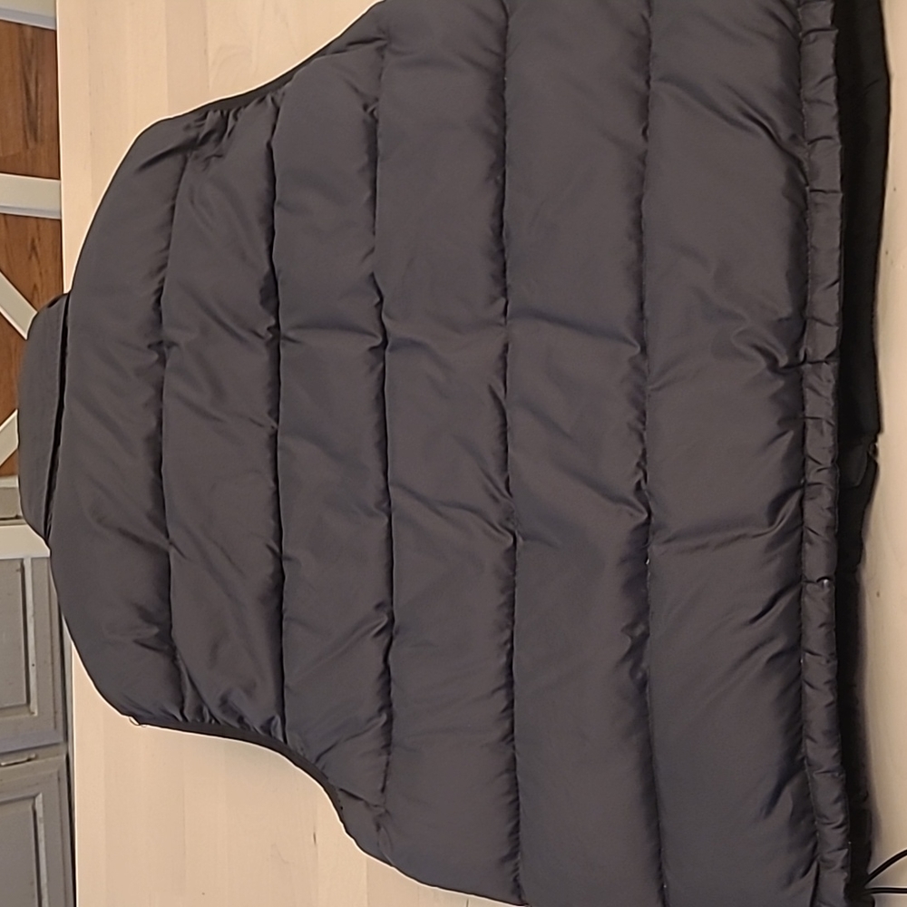 EUC Gotcha Down Feather Nylon Puffer Vest with Hidden Hood and Zipper Pockets - Picture 11 of 12